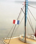 bandiera nazionale del Normandie in posizione di saluto